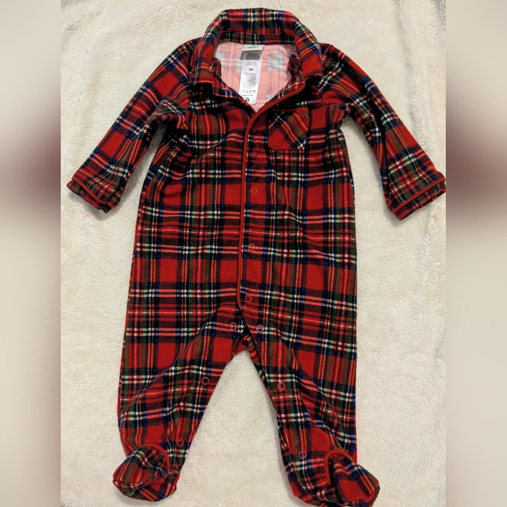 ✨3/$16✨Little Me Red and Green Plaid Footie
